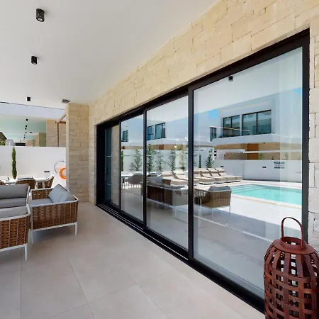 Βίλα Sanders Bayfront Luxury Villas Πρωταράς