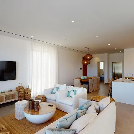 Sanders Bayfront Luxury Villas Πρωταράς