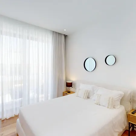 Sanders Bayfront Luxury Villas *