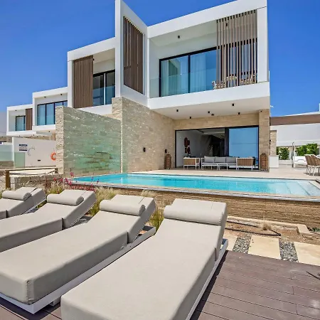 Βίλα Sanders Bayfront Luxury Villas *