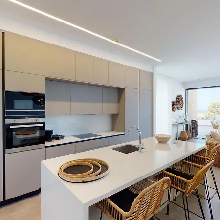 Sanders Bayfront Luxury Villas *